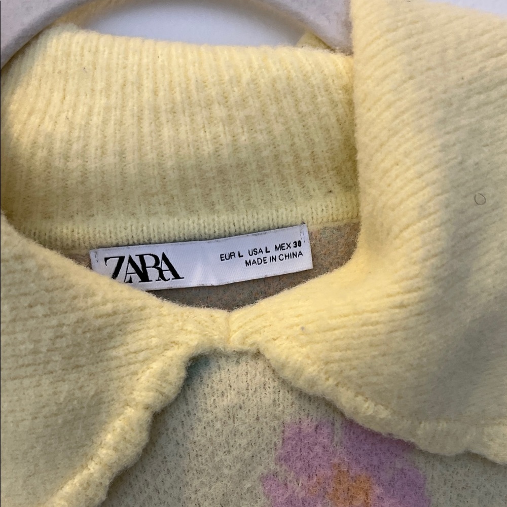 Zara Pastel Floral Knit Sweater with Scalloped Collar - Picture 3 of 4